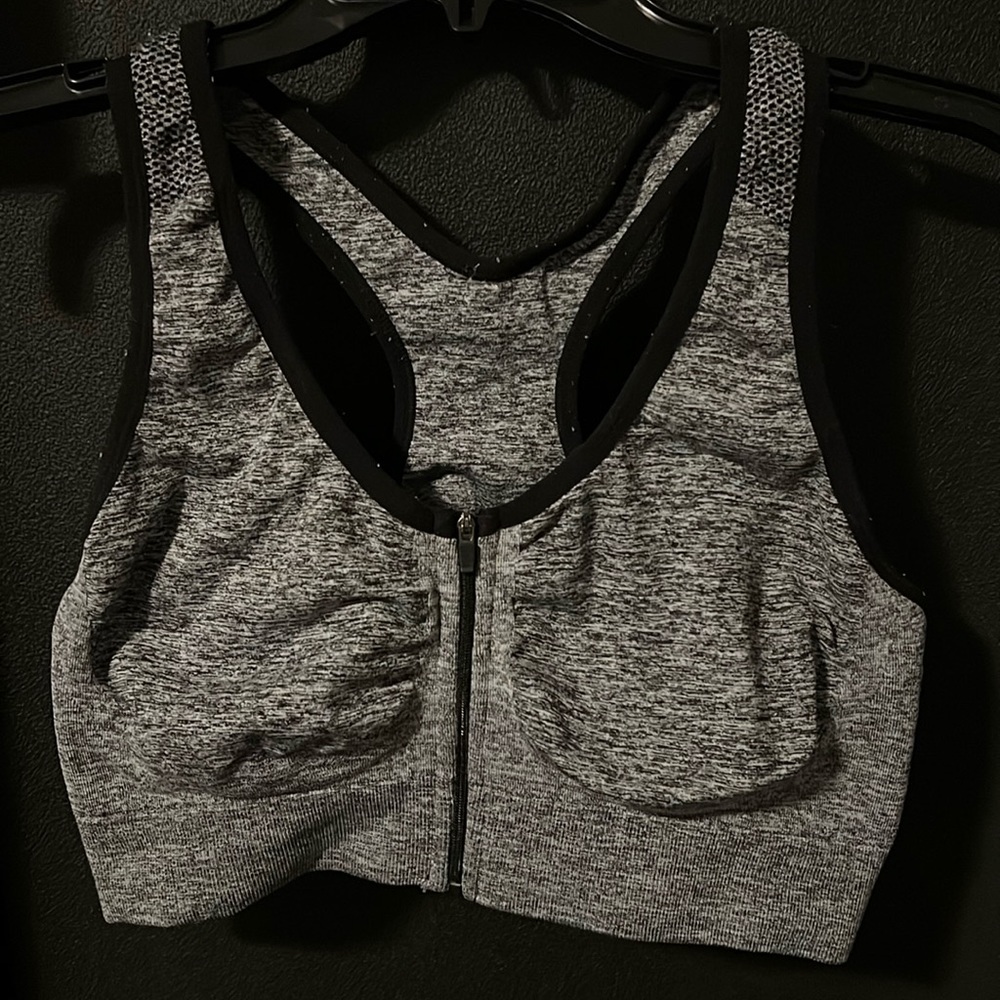 Sports bra